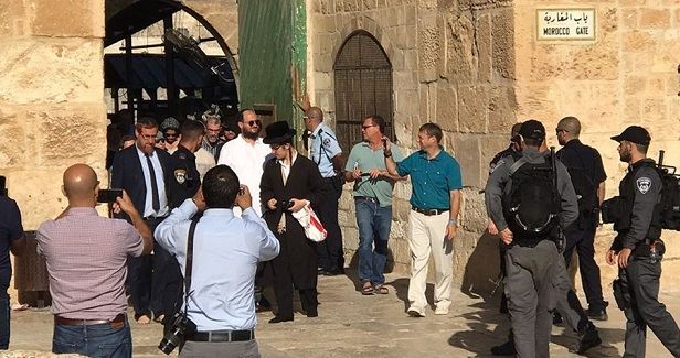 Israeli MKs, settlers defile Aqsa Mosque