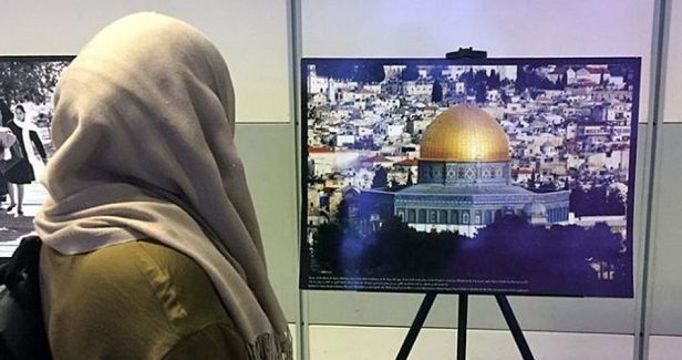 Photo exhibition on Palestine held in Istanbul�s metro station