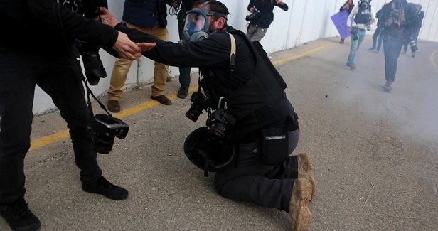 IOF injures journalist, dozens others in Kafr Qaddoum