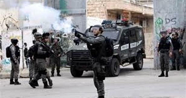 Palestinian youth injured in clashes with Israeli forces