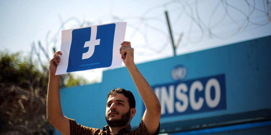 HRW: Facebook Censors Discussion of Rights Issues