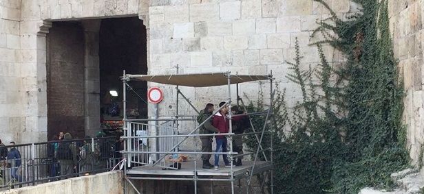 Israeli police close Bab al-Amud area in O. Jerusalem