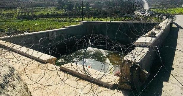 IOF closes al-Dilba spring in al-Khalil
