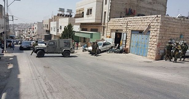 IOF closes al-Kassara neighborhood in al-Khalil Old City