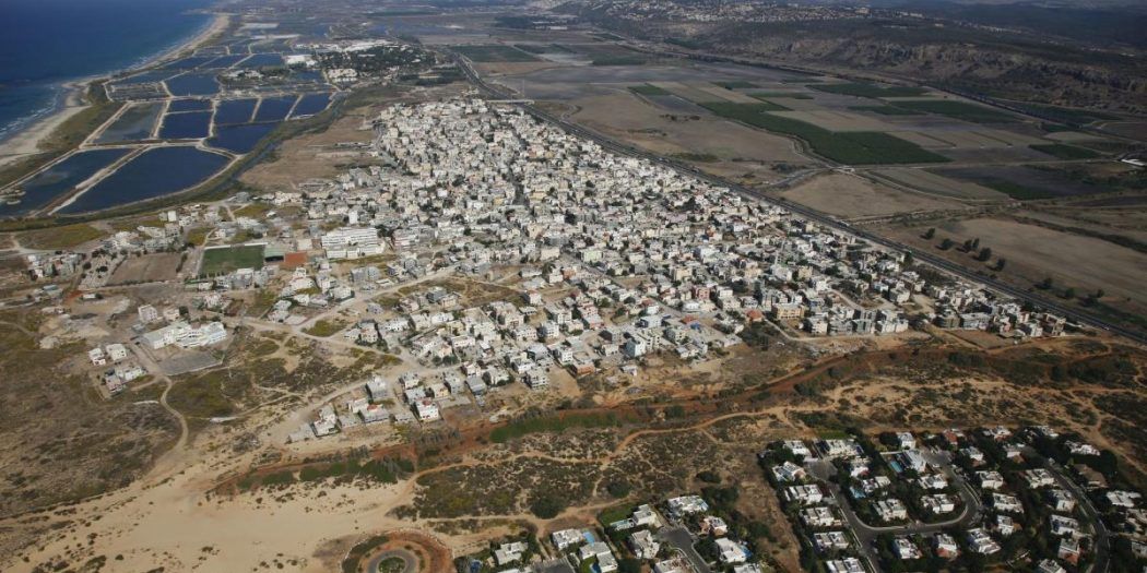 Israel: Discriminatory Land Policies Hem in Palestinians