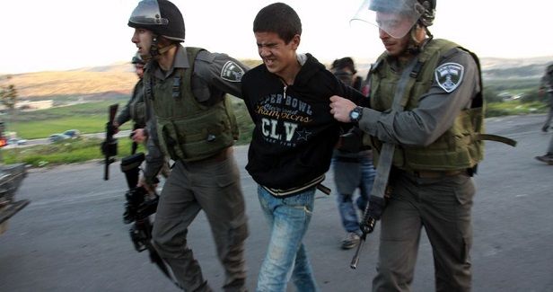 IOF arrests 16 Palestinian minors in al-Khalil