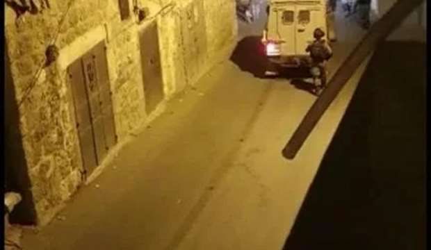 IOF raids homes, kidnaps Palestinians in W. Bank and Jlem