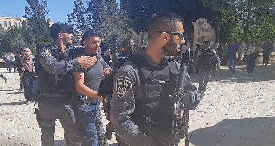 Muslim guard at Jerusalems Aqsa Mosque arrested by Israeli police