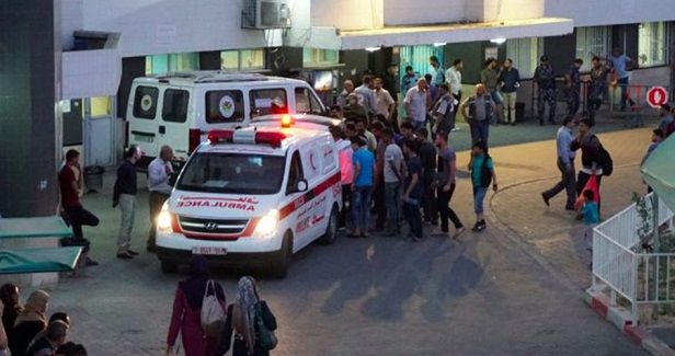 Two young men injured by Israeli gunfire east of Gaza