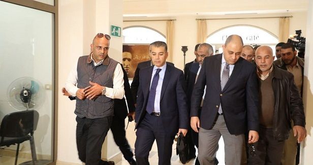 Sinwar meets Egyptian security delegation in Gaza City