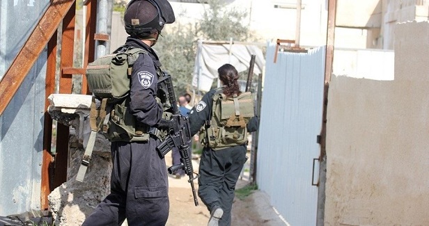 IOF displaces six Palestinian families in Ramallah
