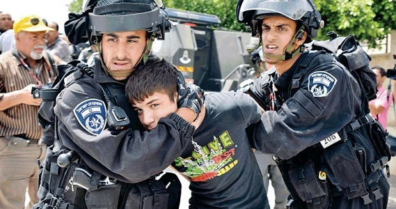 IOF arrests three Palestinian boys in al-Khalil