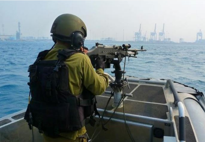 2 Palestinian fishermen injured by Israeli live bullets south of Gaza