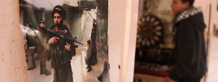 Settlers attack Palestinian neighborhoods in al-Khalil Old City