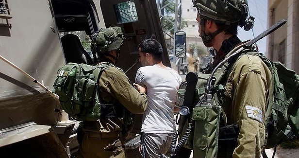 IOF arrests 4 Palestinian young men in West Bank