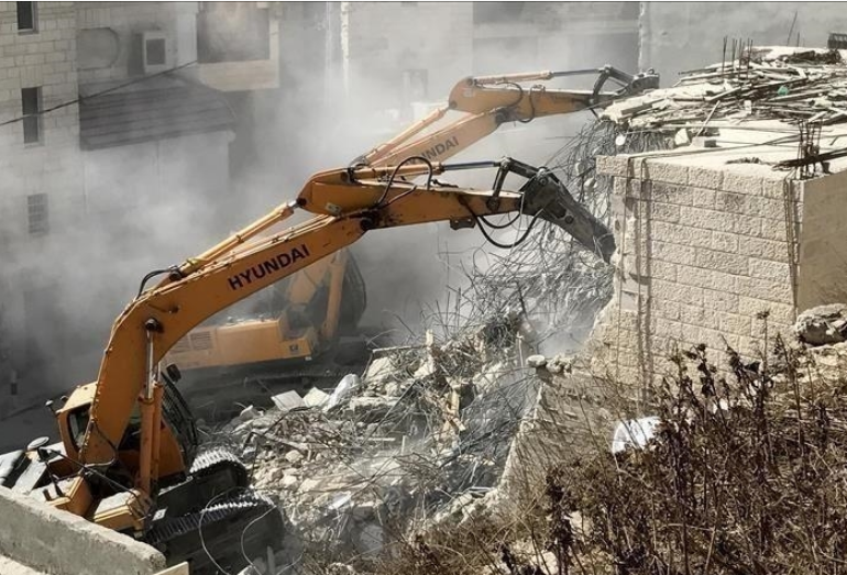 Israeli authorities force Palestinian family to raze home in Rahat