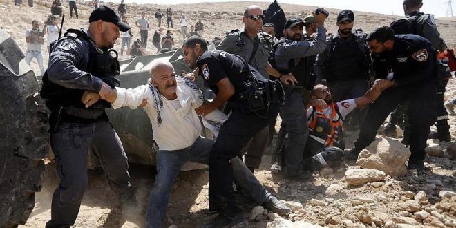 Demolishing Khan Al-Ahmar �a great opportunity� for Netanyahu to win elections