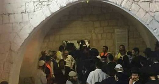 Scores of settlers storm historical sites in Nablus