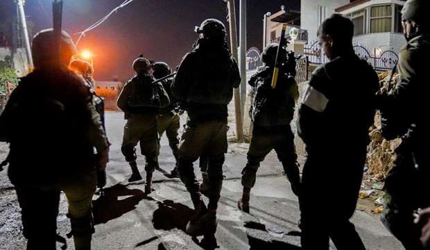 Six Palestinians kidnaped by IOF in W. Bank raids