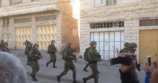 Israel army attacks Palestinian schoolchildren in al-Khalil