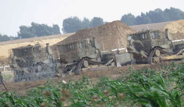 IOF targets Palestinian farmers, bulldozes lands east of Khan Yunis