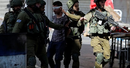 Citizens injured, journalist arrested in IOF raid on al-Khalil
