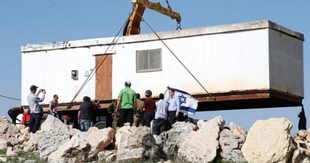 Jewish settlers set up outpost near Kiryat Arba in al-Khalil