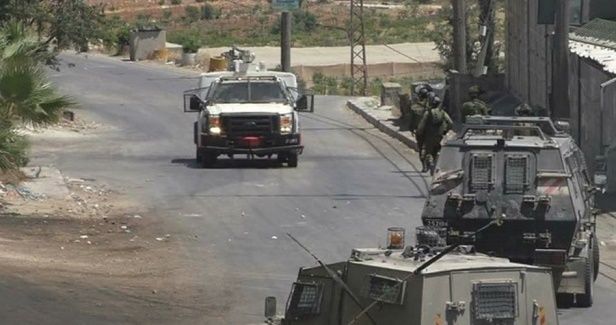 IOF arrests Palestinian youth after ramming his car in Ramallah