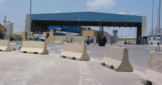 IOF arrests Palestinian merchant at Erez crossing