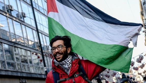 Swedish activist continues walk for Palestine
