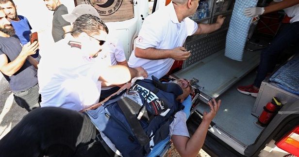 IOF assaults, injures five Palestinian journalists in Nablus