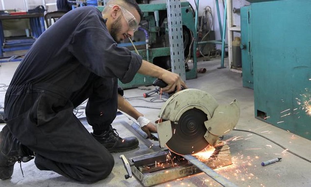New Horizons for Palestine Refugee Youth - UNRWA Vocational Training Centres Provide Job Opportunities in Syria