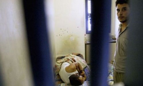 Palestinian injured prisoner suffers serious health deterioration