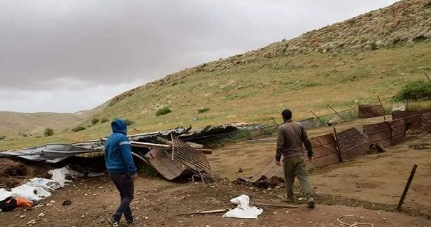 Israeli settlers crack down on Palestinian shepherds in Khillet Hama
