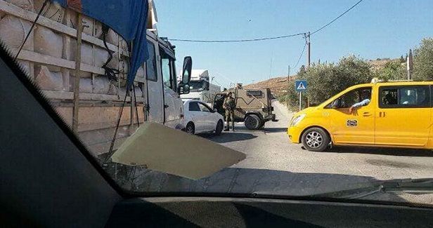 IOF installs military checkpoint near Qalqilya
