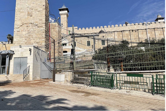 Israel blocks provision of drinking water in Hebron's Ibrahimi Mosque