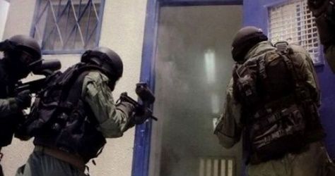 3 Prisoners injured in Israeli raid into Nafha prison