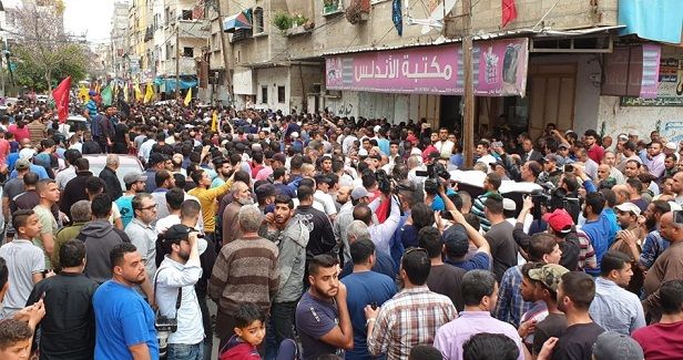 Gazans bid farewell to youth killed in Return March