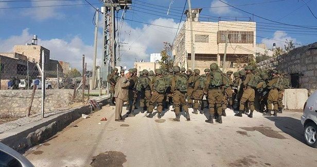 Israeli soldiers terrorize Palestinian children at al-Khalil school