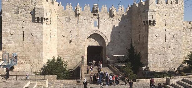 Al-Amoud Gate: Israelization threatens the beauty of the gate