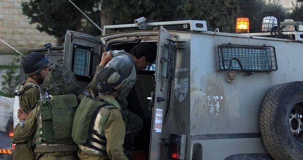 Four Palestinians kidnaped by IOF in W. Bank