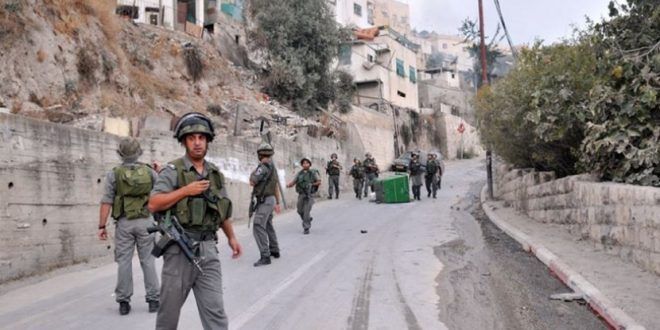 IOF and settlers storm house of Siam family in Silwan