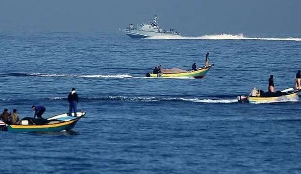 IOF kidnaps five Gazan fishermen, seizes their boat