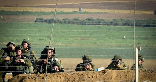 IOF opens fire at Gazan youths near border fence