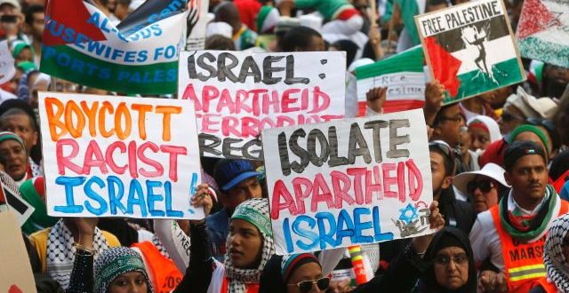 Gilad Erdan wants to create database on Israeli BDS supporters