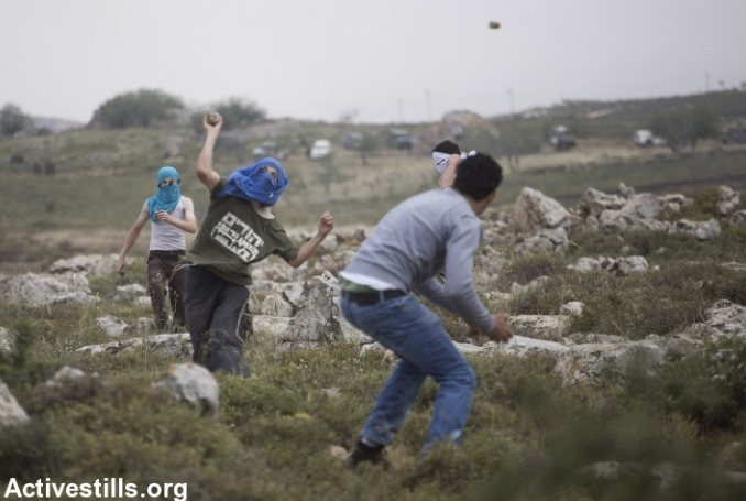 WATCH: Jewish Settlers Assault Palestinians, Activists near Nablus