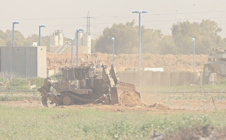 IOF briefly infiltrates Gaza border