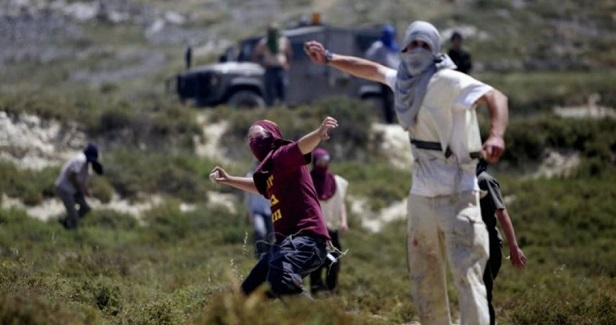 Settlers raid several areas in West Bank