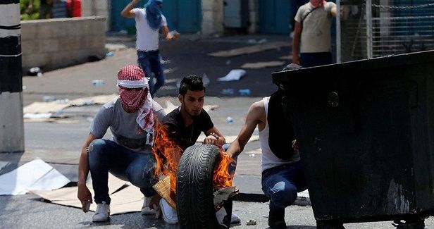 Dozens injured as IOF attacks schoolchildren with teargas