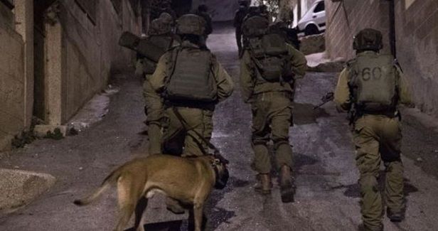 23 Palestinians kidnaped in dawn IOF raids on homes